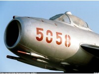 米格-17機頭三門機炮特寫