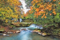 小溪村小涼山滴水穿石景區