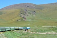 1990年9月1日,中國境內蘭新鐵路的西延線北疆鐵路建成通車