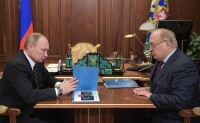 俄羅斯莫斯科大學校長薩多夫尼奇向總統普京彙報工作