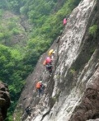 攀登青雲谷