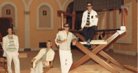 1990年FENDI發布首個男裝系列