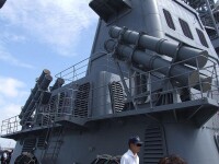 金剛級驅逐艦霧島號上的魚叉導彈發射裝置