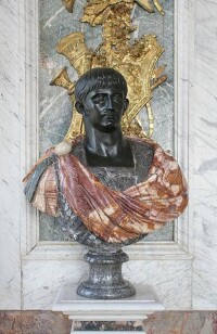 克勞狄一世雕像