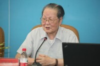 胡明揚教授做“語言知識與能力”專題講座