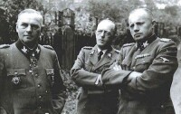 黨衛隊副總指揮菲利克斯·施坦因納（左一）