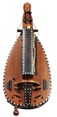 絞弦琴 Hurdy gurdy