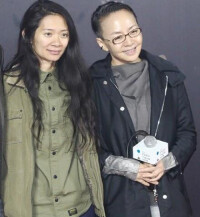 宋丹丹與趙婷（左）