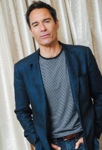  Eric McCormack