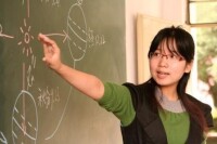 美麗中國老師在課堂上