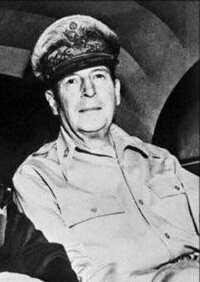 盟軍參戰部隊由D·麥克阿瑟上將統一指揮。