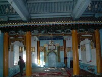 東干木製清真寺內部