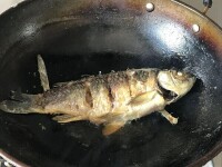 油煎鯉魚