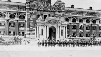 1923年，騎兵於台灣總督府前迎接裕仁