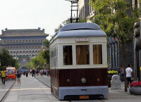 鐺鐺車時隔40餘年重回北京前門大街