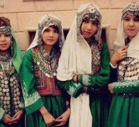 哈扎拉族的青年男女