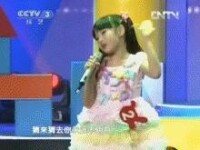 王巧在非常6+1演唱《粉可愛》