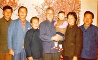1978.12左2蕭銅與二舅父母在華僑大廈