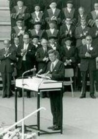 美國前總統約翰肯尼迪於1963年到訪自由大學
