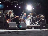 Dinosaur Jr.