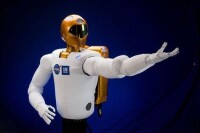 首個人形機器人宇航員：“機器宇航員2號”