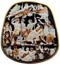 法國大浮雕上的提比略（正中間坐者）