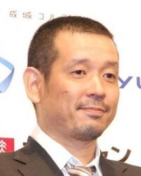 內田賢治