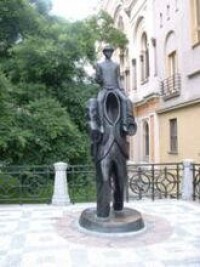 布拉格街頭的卡夫卡銅像