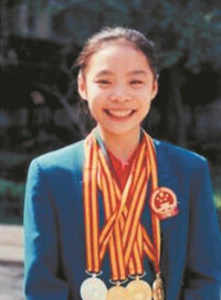 2000年7月1日，陳翠婷題詞祝福北京申奧成功