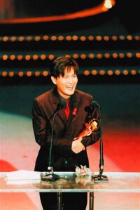 張信哲憑藉專輯《寬容》獲得金曲獎最佳男歌手