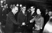 1964年，連震東(左二)的獨子連戰結婚