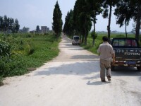 澄江縣右所鎮吉花村民委員會馬房村進村道路