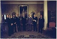 1977年在英國參加七國集團峰會