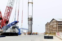 海陽核電2號機組壓力容器吊裝現場