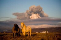 冰島的艾雅法拉火山噴發情景，圖3