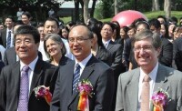 深圳市委副書記、市長許勤（中）出席儀式