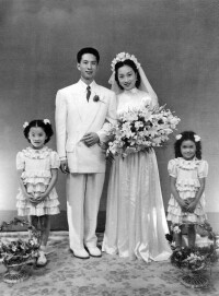 馮喆和妻子張光茹的結婚照