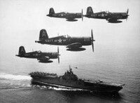 1951年9月4日四架F4U返回拳師號預備降落