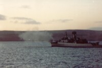 正在岸轟的42型驅逐艦格拉斯哥號