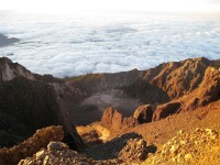 林賈尼火山頂部