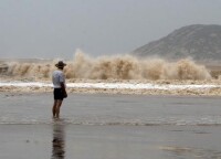 浙江沿海的大浪