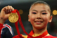 成為首個獲得金牌的中國人