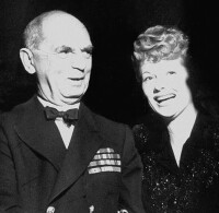 1940年的萊希與女演員露西爾·鮑爾