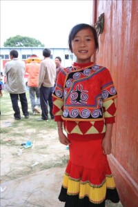 彝族兒童服飾