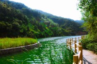 聖水湖湖邊棧道