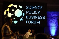 在肯亞內羅畢舉行的聯合國全球環境科學，政策，商業論壇（2017年）。