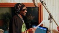 嘻哈歌手Snoop Dogg在為極速蝸牛配音