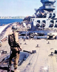 敦刻爾克號戰列艦被盟軍空襲被炸后