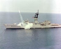 巴貝號護衛艦 (FF-1088)發射魚叉反艦導彈