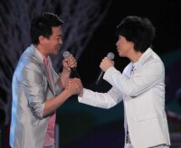 和台灣歌手合唱《你是我兄弟》